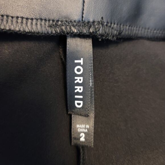 Torrid Faux Leather Black Business Vacation Casual Date Night Women's Pants 2-2X - Picture 3 of 5